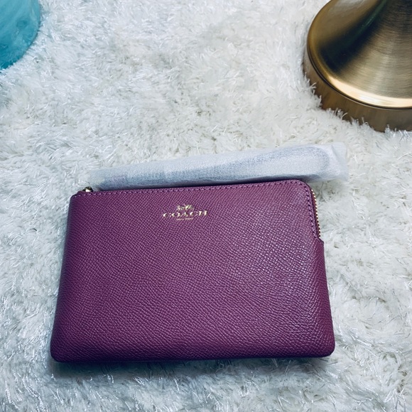 NWT Coach corner zip wristlet - Picture 3 of 6